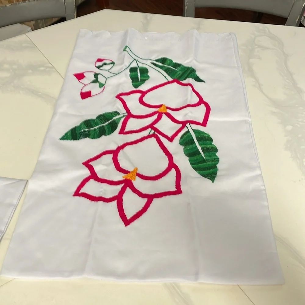 Artesania Mexicana Embroidery  pillow case hand made flowers (pair)